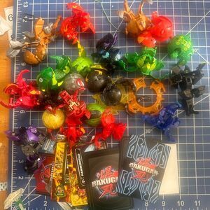 BAKUGAN battle brawlers action figure gaming pieces 18 pcs plus cards. 182
